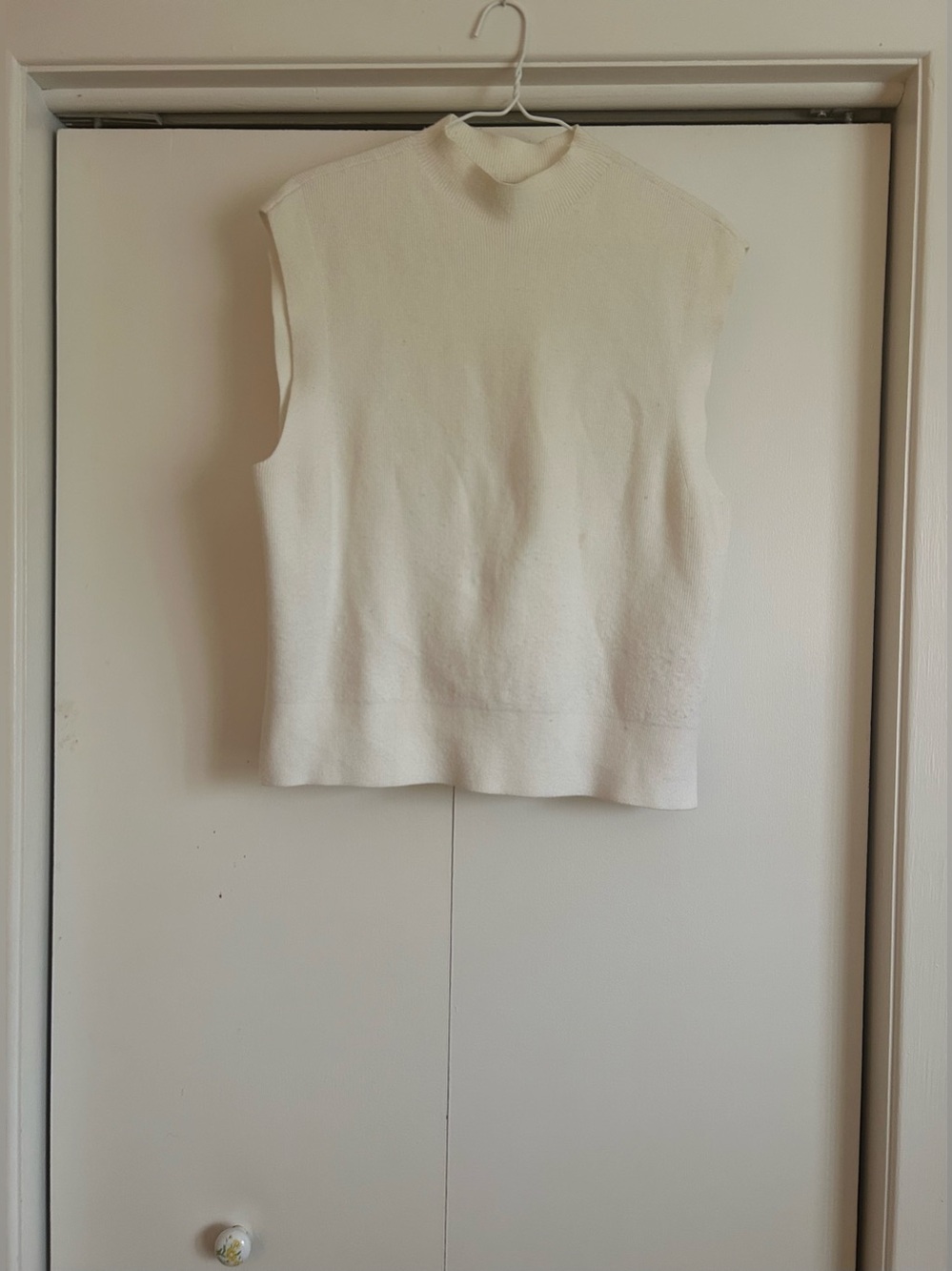Abercrombie & Fitch White Mock Neck Sleeveless Knit Top